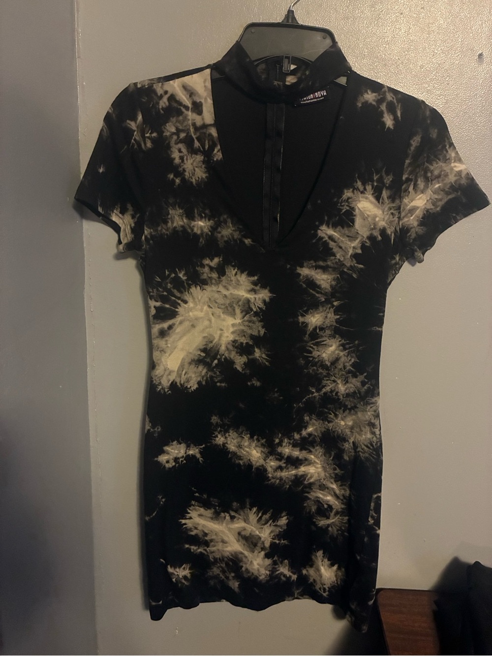 Fashion Nova Black and Beige Tie-Dye V-Neck Dress